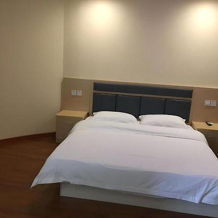 Greentree Inn Wuhu Fangte Second Phase Nanxiang Wanshang Express Hotel Екстериор снимка