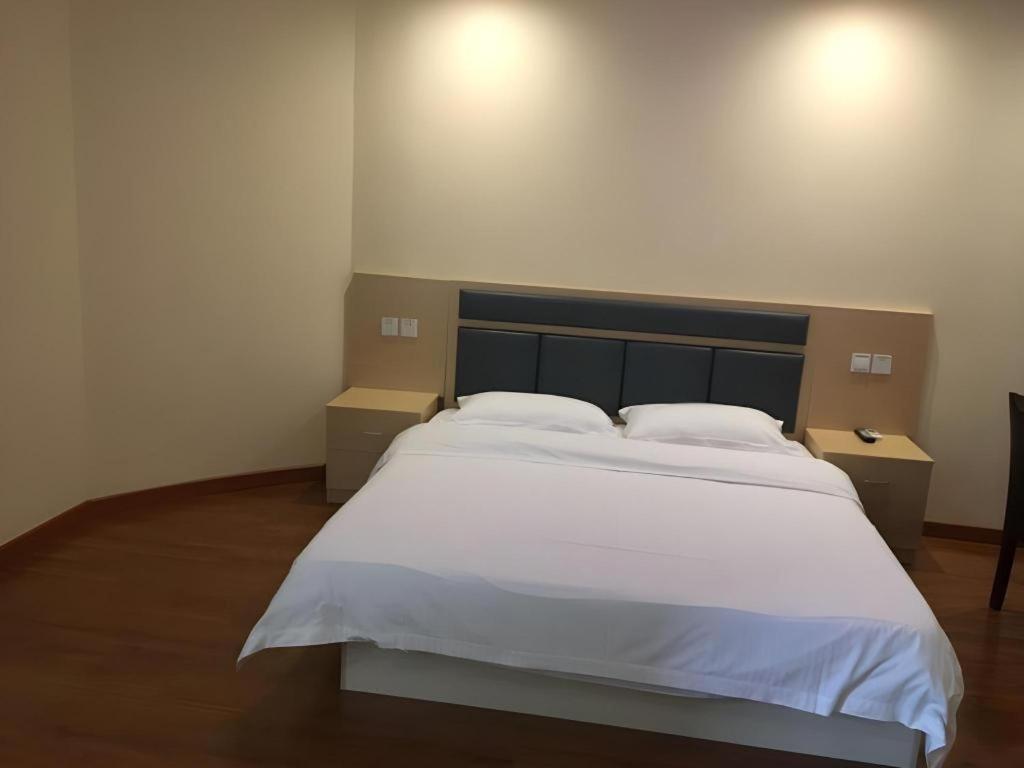 Greentree Inn Wuhu Fangte Second Phase Nanxiang Wanshang Express Hotel Екстериор снимка